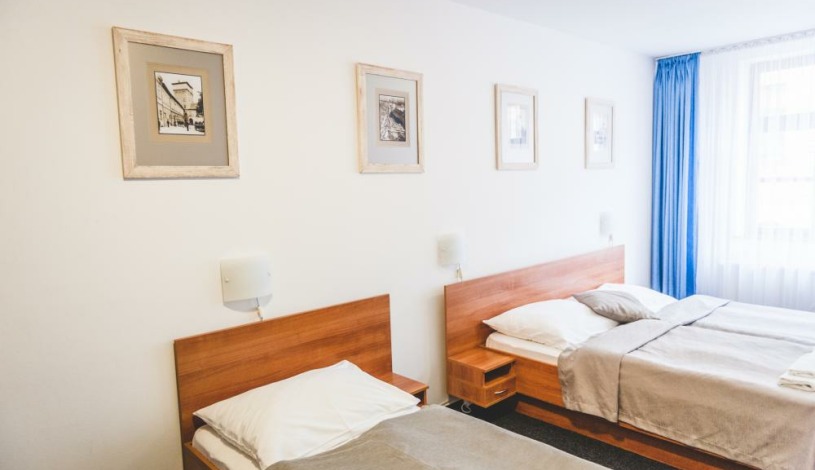 HOTEL U ČESKÉ KORUNY Hradec Králové - Třílůžkový pokoj